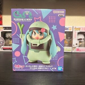 Gundam x Miku Zaku Figure